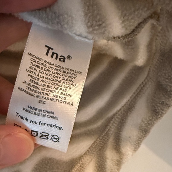 TNA Aritzia Polar Fleece Quarter Zip Zebra Print Pullover Tan White Medium - Picture 8 of 8